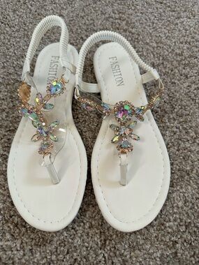 Fashion Crystal-Embellished White Women's Sandals 7.5